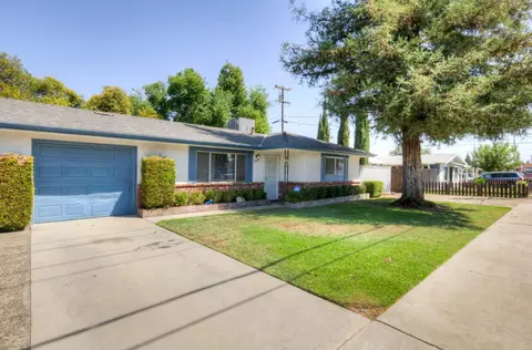 Exterior - 1309 3rd St, Clovis, CA 93612 photo 4 of 8