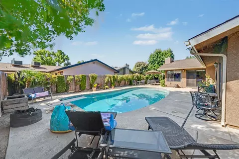 Exterior - 2140 Ellery Ave, Clovis, CA 93611 photo 13 of 15