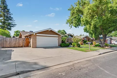 Exterior - 2140 Ellery Ave, Clovis, CA 93611 photo 2 of 15