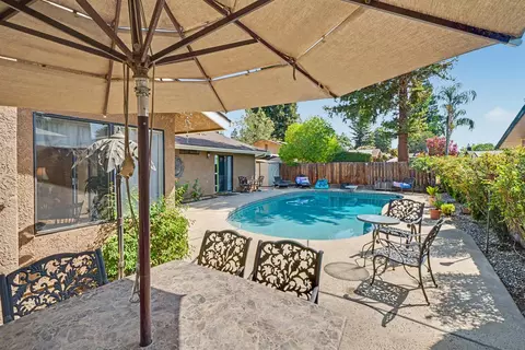 Exterior - 2140 Ellery Ave, Clovis, CA 93611 photo 8 of 15
