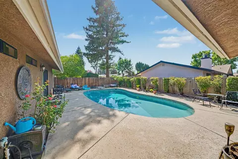 Exterior - 2140 Ellery Ave, Clovis, CA 93611 photo 6 of 15