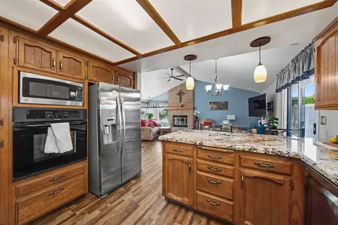Kitchen - 2140 Ellery Ave, Clovis, CA 93611 photo 3 of 9