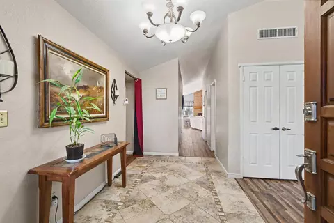 Entry Way - 2140 Ellery Ave, Clovis, CA 93611 photo 2 of 4
