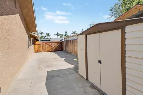 Exterior - 2140 Ellery Ave, Clovis, CA 93611 photo 14 of 15