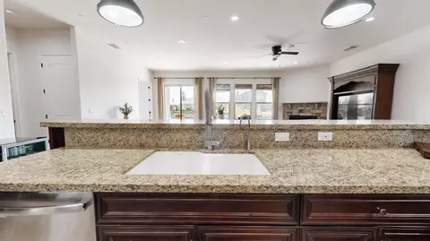 Kitchen - 10963 Egret, Clovis, CA 93619 photo 4 of 4