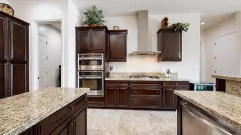 Kitchen - 10963 Egret, Clovis, CA 93619 photo 3 of 4