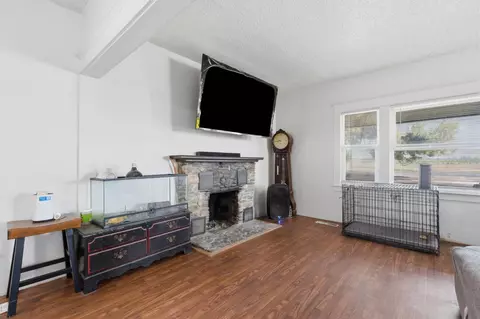Living - 17481 Idaho Ave, Lemoore, CA 93245 photo 2 of 2
