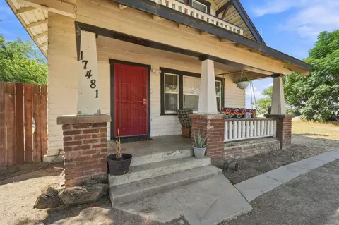 Exterior - 17481 Idaho Ave, Lemoore, CA 93245 photo 6 of 13