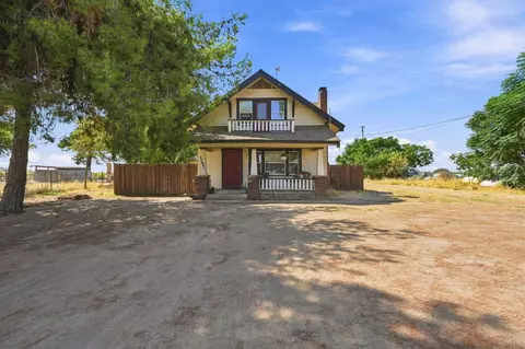 Exterior - 17481 Idaho Ave, Lemoore, CA 93245 photo 3 of 13