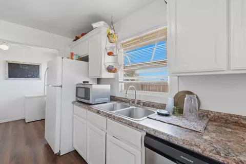 Kitchen - 17481 Idaho Ave, Lemoore, CA 93245 photo 3 of 3