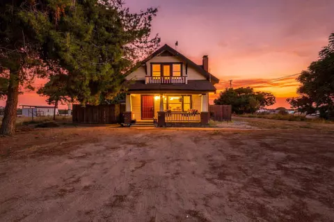 Exterior - 17481 Idaho Ave, Lemoore, CA 93245 photo 2 of 13