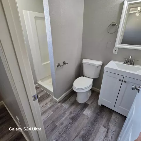 Bath - 27148 Stanford Ave, Madera, CA 93637 photo 2 of 2