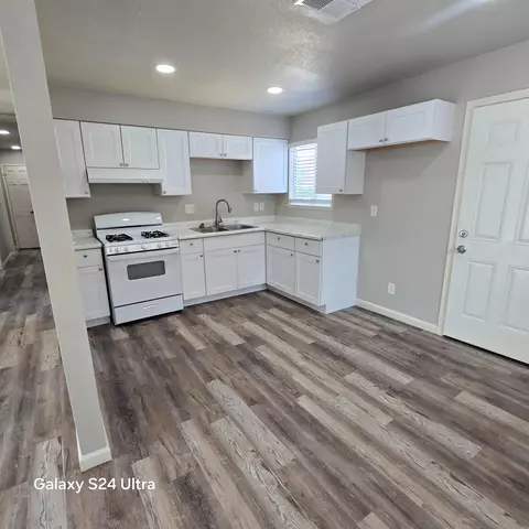 Kitchen - 27148 Stanford Ave, Madera, CA 93637 photo 1 of 1