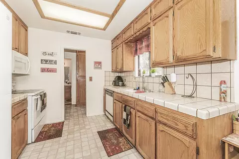 Kitchen - 40237 Alerna Way, Oakhurst, CA 93644 photo 1 of 1