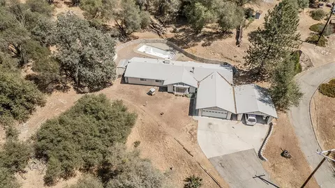 View/Area - 40237 Alerna Way, Oakhurst, CA 93644 photo 1 of 3