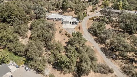 View/Area - 40237 Alerna Way, Oakhurst, CA 93644 photo 2 of 3