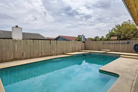 Exterior - 1248 Ashland Dr, Lemoore, CA 93245 photo 9 of 11
