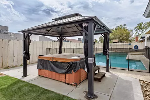 Exterior - 1248 Ashland Dr, Lemoore, CA 93245 photo 8 of 11