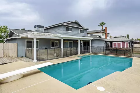 Exterior - 1248 Ashland Dr, Lemoore, CA 93245 photo 5 of 11