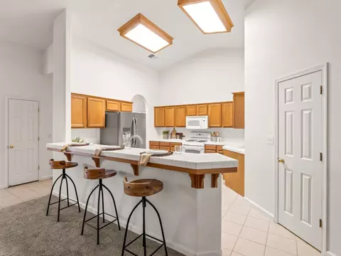Kitchen - 2185 Oak Ave, Sanger, CA 93657 photo 1 of 6
