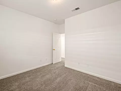 Bedroom - 2185 Oak Ave, Sanger, CA 93657 photo 5 of 7