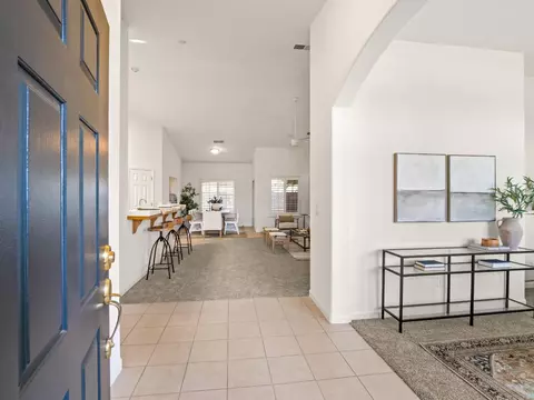 Entry Way - 2185 Oak Ave, Sanger, CA 93657 photo 1 of 4