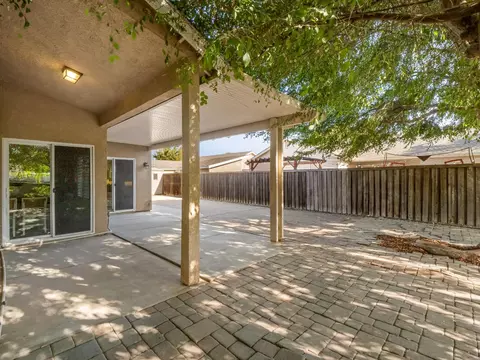 Exterior - 2185 Oak Ave, Sanger, CA 93657 photo 8 of 10