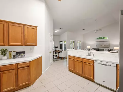 Kitchen - 2185 Oak Ave, Sanger, CA 93657 photo 6 of 6