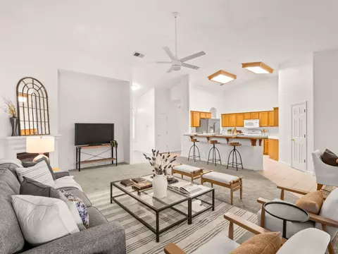 Living - 2185 Oak Ave, Sanger, CA 93657 photo 5 of 6
