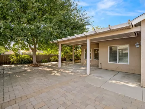 Exterior - 2185 Oak Ave, Sanger, CA 93657 photo 4 of 10