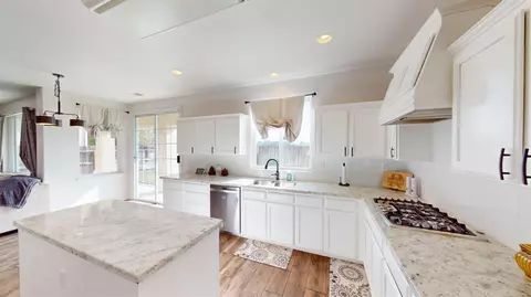 Kitchen - 1051 N Coventry Ave, Clovis, CA 93611 photo 2 of 5