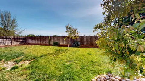 Exterior - 1051 N Coventry Ave, Clovis, CA 93611 photo 10 of 12