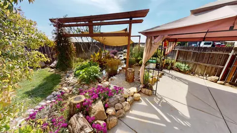 Exterior - 1051 N Coventry Ave, Clovis, CA 93611 photo 12 of 12