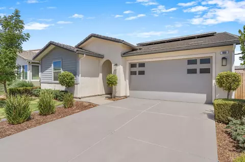 Exterior - 989 Spring St W, Madera, CA 93636 photo 2 of 4