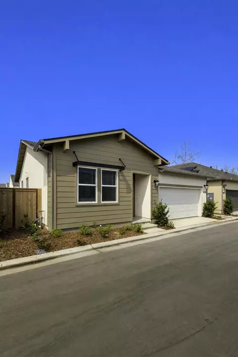 4178 Agnes Ln, Madera, CA 93636 photo 2