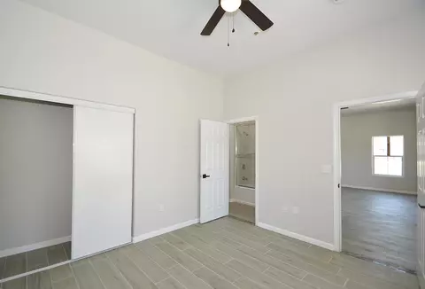 Bedroom - 261 E St, Fresno, CA 93706 photo 3 of 5