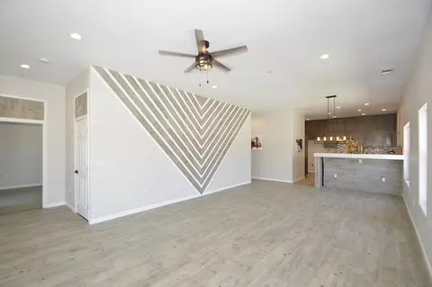 Living - 261 E St, Fresno, CA 93706 photo 2 of 3