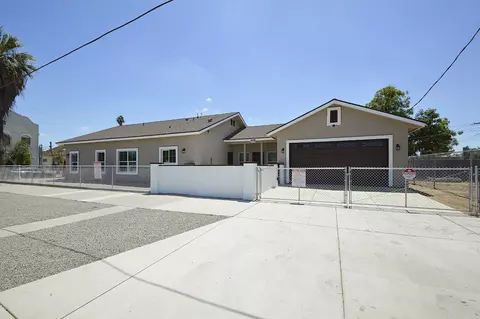 Exterior - 261 E St, Fresno, CA 93706 photo 5 of 7