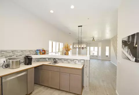 Kitchen - 261 E St, Fresno, CA 93706 photo 4 of 6