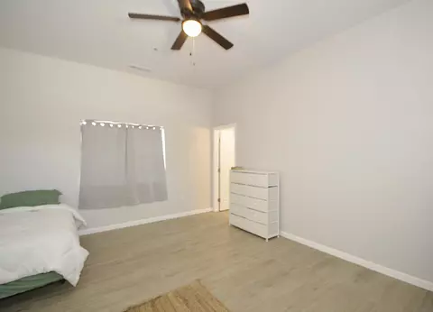 Bedroom - 261 E St, Fresno, CA 93706 photo 4 of 5