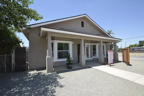Exterior - 261 E St, Fresno, CA 93706 photo 2 of 7