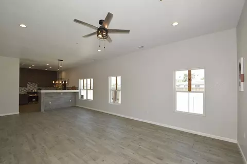 Living - 261 E St, Fresno, CA 93706 photo 1 of 3