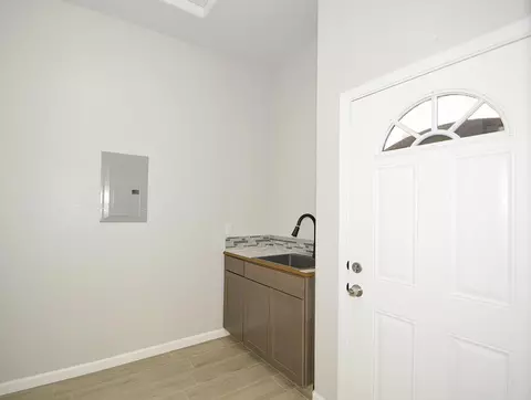 Other - 261 E St, Fresno, CA 93706 photo 4 of 6