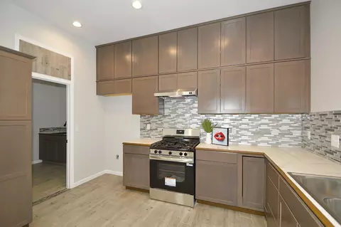Kitchen - 261 E St, Fresno, CA 93706 photo 5 of 6