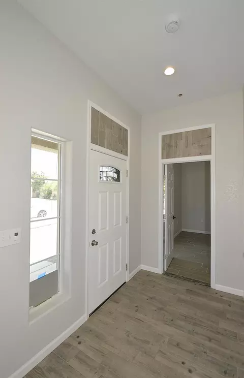 Entry Way - 261 E St, Fresno, CA 93706 photo 1 of 1