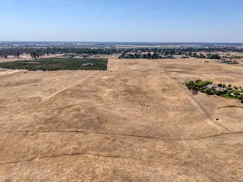 3210 Biglione Dr, Clovis, CA 93619 photo 13