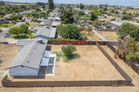 View/Area - 8754 E Ostler St, Selma, CA 93662 photo 2 of 10