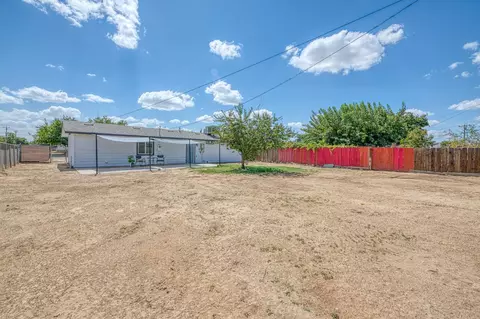 Exterior - 8754 E Ostler St, Selma, CA 93662 photo 10 of 15