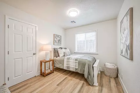 Bedroom - 8754 E Ostler St, Selma, CA 93662 photo 5 of 8
