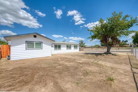 Exterior - 8754 E Ostler St, Selma, CA 93662 photo 3 of 15